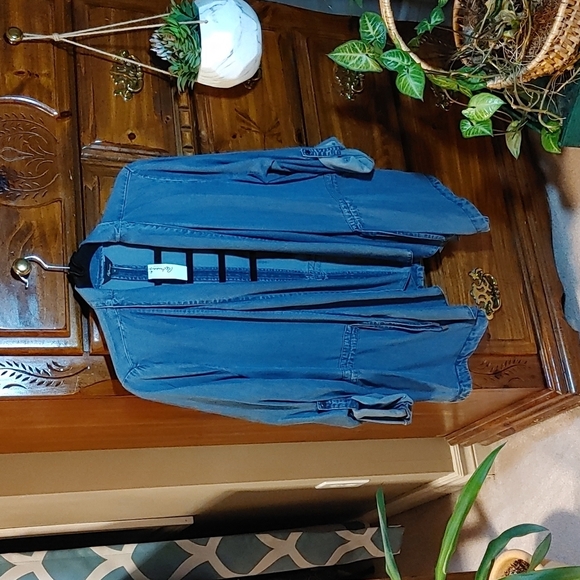 🍁Reitmans Blue Denim Jacket Size 16 NWT - Picture 1 of 13